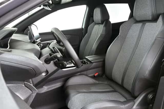 Peugeot 3008 (2024) thumbnail 6