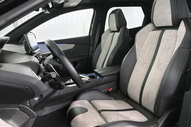 Peugeot 3008 (2021) thumbnail 6