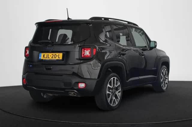 Jeep Renegade (2022) thumbnail 3