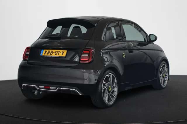 Abarth 500 (2024) thumbnail 3