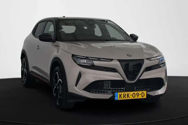 Alfa Romeo Junior (2025) thumbnail 2