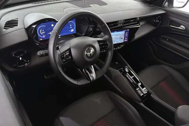 Alfa Romeo Junior (2025) thumbnail 5