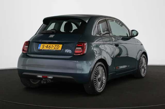 Fiat 500 (2023) thumbnail 3