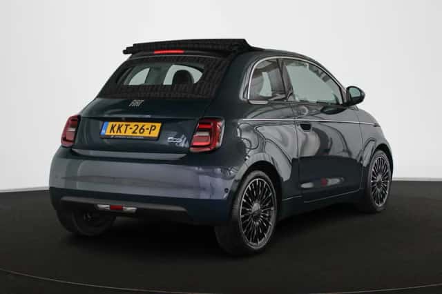 Fiat 500C (2023) thumbnail 3