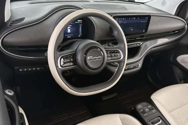 Fiat 500C (2023) thumbnail 5