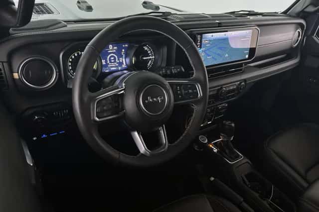 Jeep Wrangler (2025) thumbnail 5