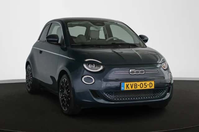 Fiat 500 (2023) thumbnail 2
