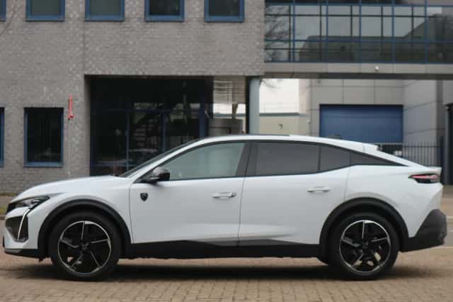 Peugeot 408 (2025) thumbnail 2