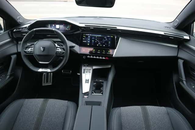 Peugeot 408 (2025) thumbnail 6