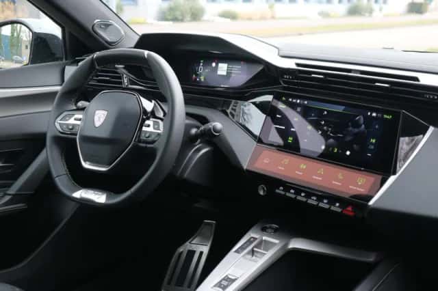 Peugeot 408 (2025) thumbnail 10