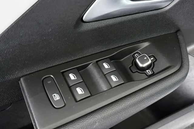 Opel Astra (2023) thumbnail 25