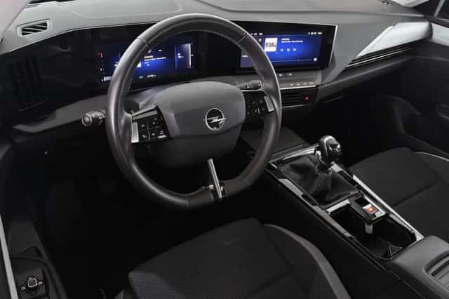 Opel Astra (2023) thumbnail 5