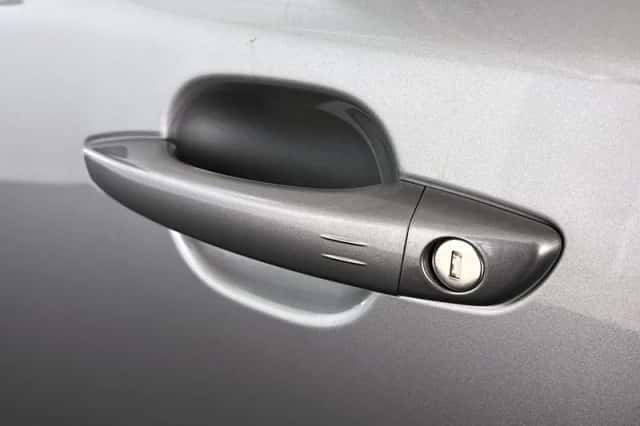 Peugeot e-2008 (2025) thumbnail 18