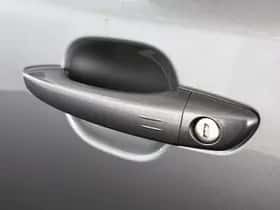 Peugeot e-2008 (2025) thumbnail 18