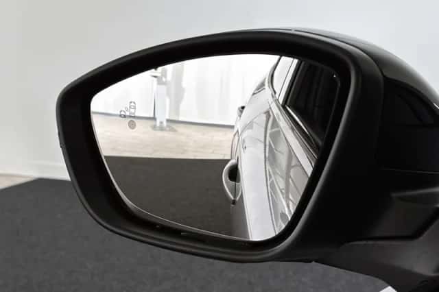 Peugeot e-2008 (2025) thumbnail 24