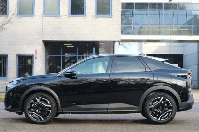 Peugeot 3008 (2025) thumbnail 2