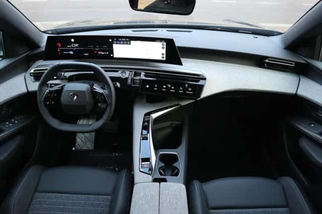Peugeot 3008 (2025) thumbnail 8