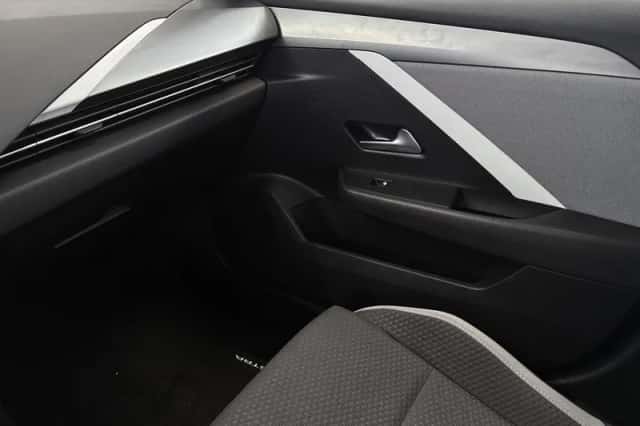 Opel Astra (2023) thumbnail 18