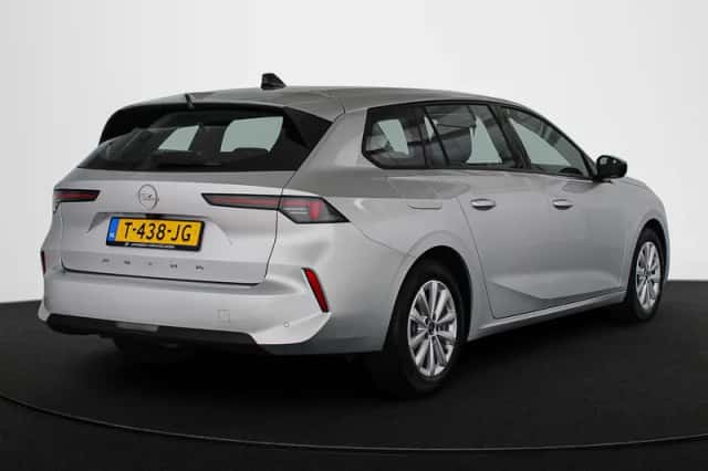 Opel Astra (2023) thumbnail 3