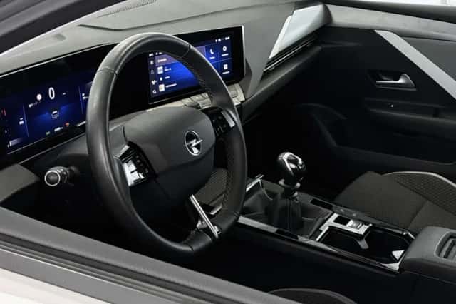 Opel Astra (2023) thumbnail 5