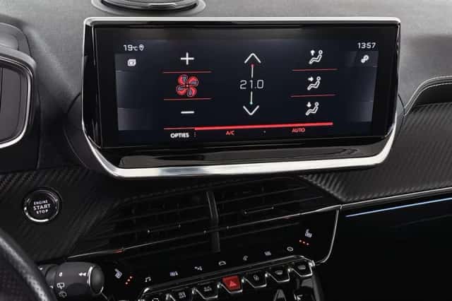 Peugeot 2008 (2020) thumbnail 23
