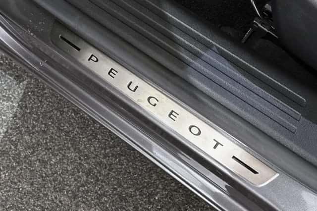 Peugeot 2008 (2020) thumbnail 24