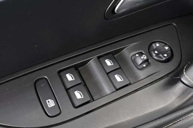 Peugeot 2008 (2020) thumbnail 30