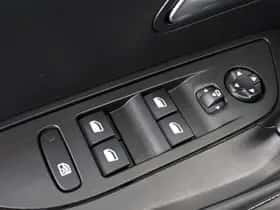 Peugeot 2008 (2020) thumbnail 30