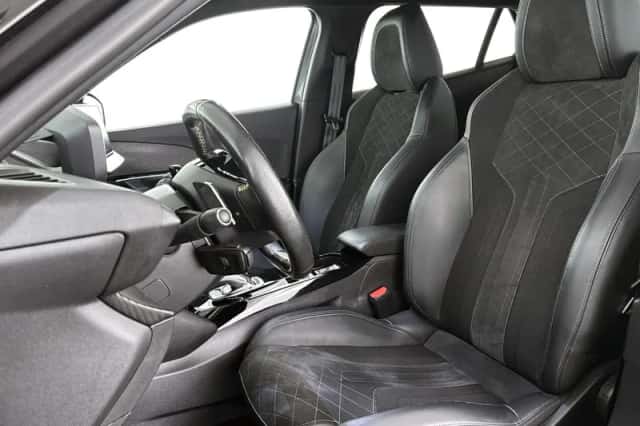 Peugeot 2008 (2020) thumbnail 6