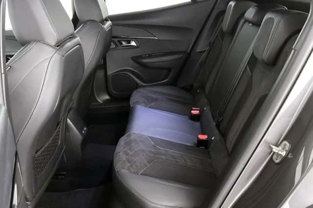 Peugeot 2008 (2020) thumbnail 8