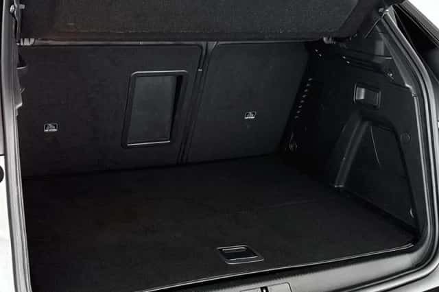Peugeot 3008 (2022) thumbnail 11