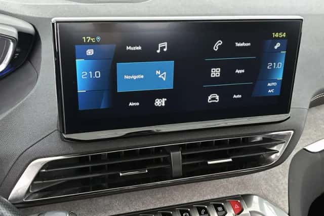 Peugeot 3008 (2022) thumbnail 14