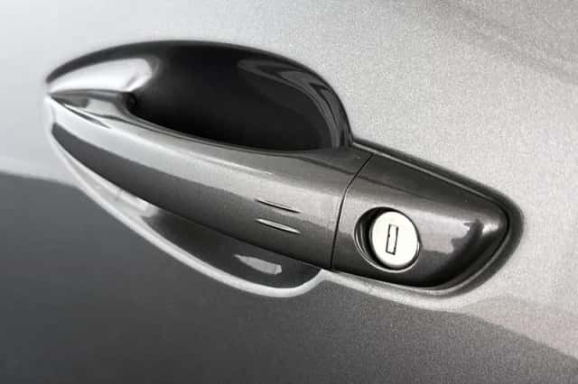 Peugeot 3008 (2022) thumbnail 20