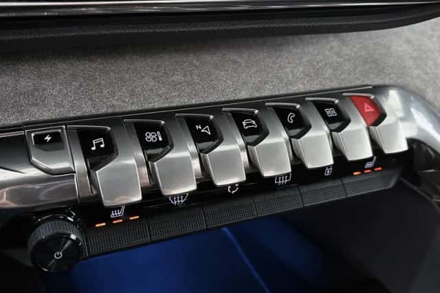 Peugeot 3008 (2022) thumbnail 22