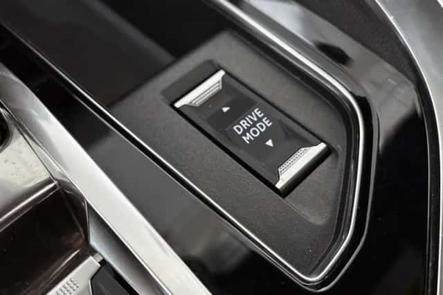 Peugeot 3008 (2022) thumbnail 28