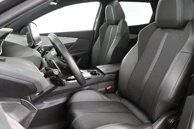 Peugeot 3008 (2022) thumbnail 6