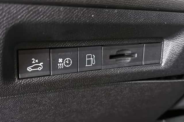Peugeot 408 (2024) thumbnail 18