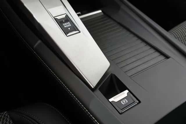 Peugeot 408 (2024) thumbnail 38