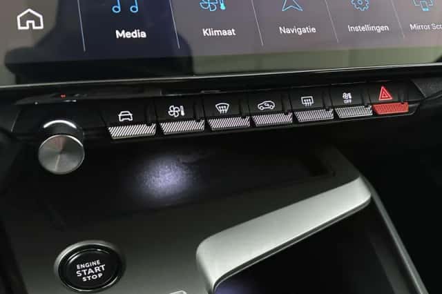 Peugeot 408 (2024) thumbnail 41