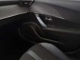 Peugeot 2008 (2021) thumbnail 18