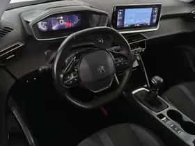 Peugeot 2008 (2021) thumbnail 5