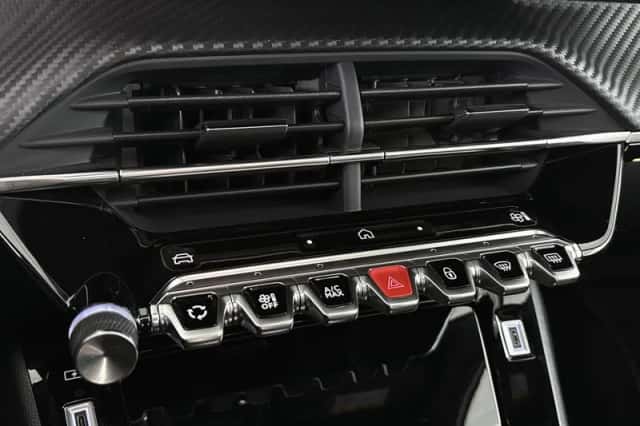 Peugeot 2008 (2024) thumbnail 35