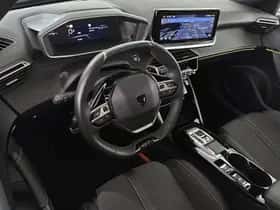 Peugeot 2008 (2024) thumbnail 5