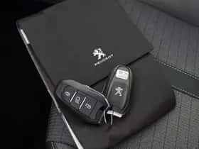 Peugeot e-2008 (2022) thumbnail 12