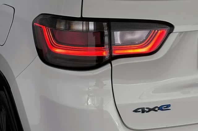 Jeep Compass (2023) thumbnail 24