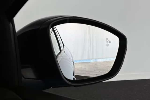 Peugeot 208 (2022) thumbnail 25