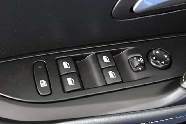 Peugeot 208 (2022) thumbnail 30