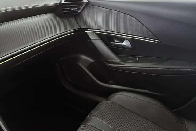 Peugeot 208 (2022) thumbnail 35