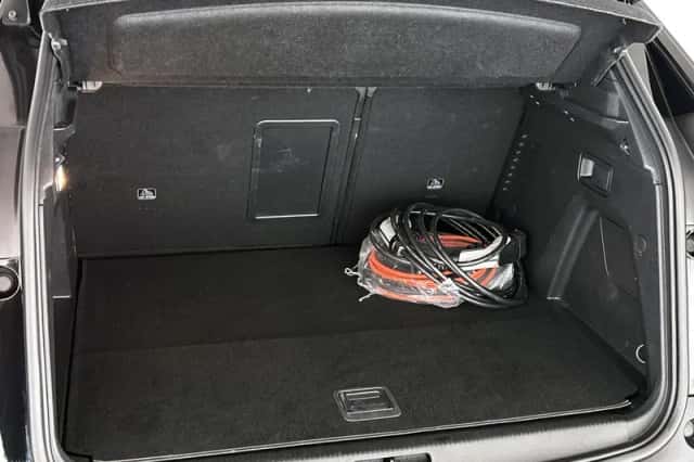 Peugeot 3008 (2023) thumbnail 11