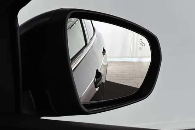 Peugeot 3008 (2023) thumbnail 26